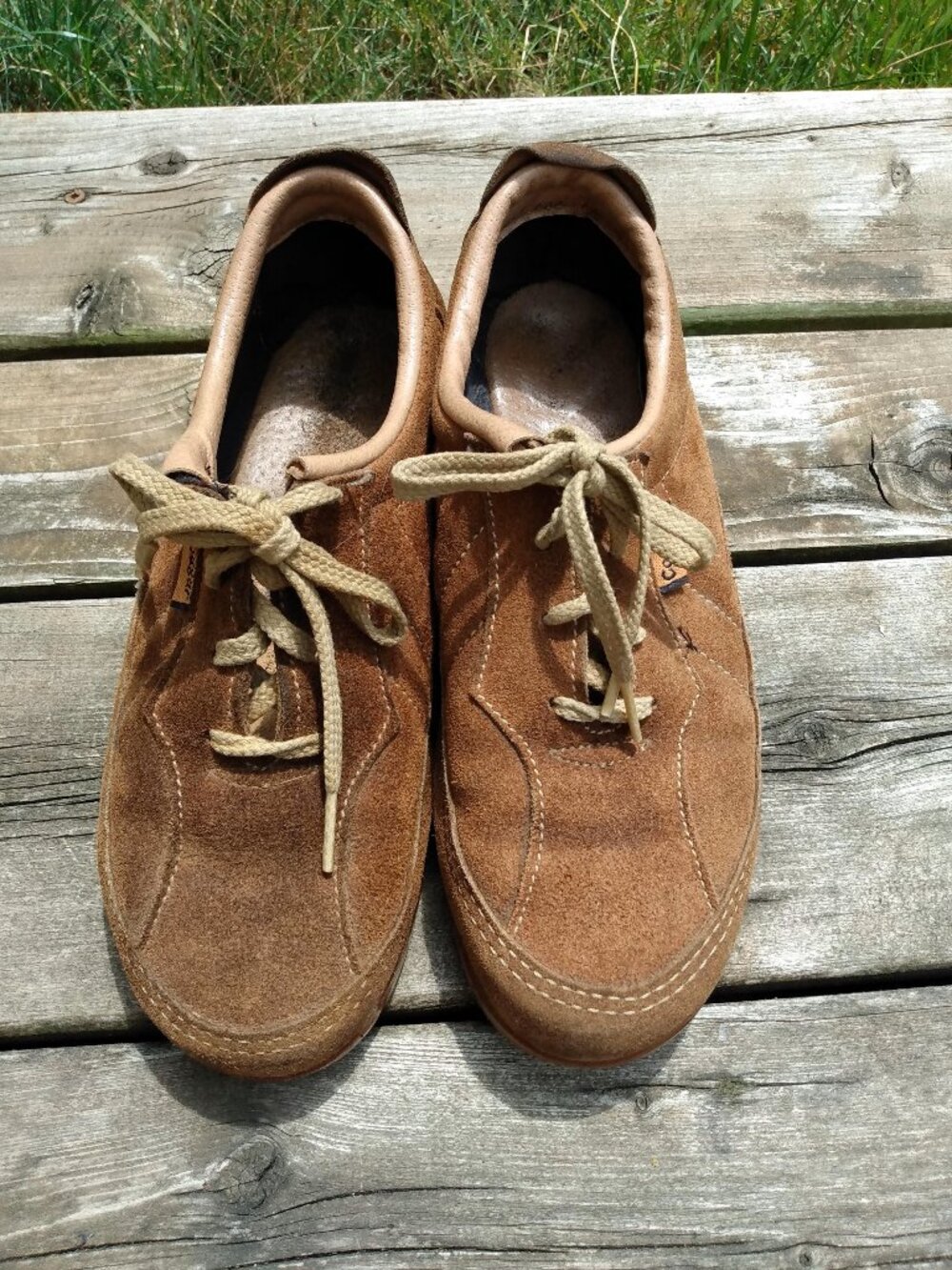 Vintage 70s COUGAR Shoes Size 7.5 Brown Suede Lace Up Retro Gum Sole Sneakers